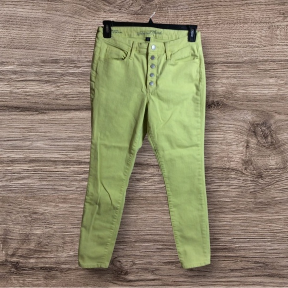 🎈3/$20! 
Universal thread high-rise skinny stretch yellow jeans. 8/29.